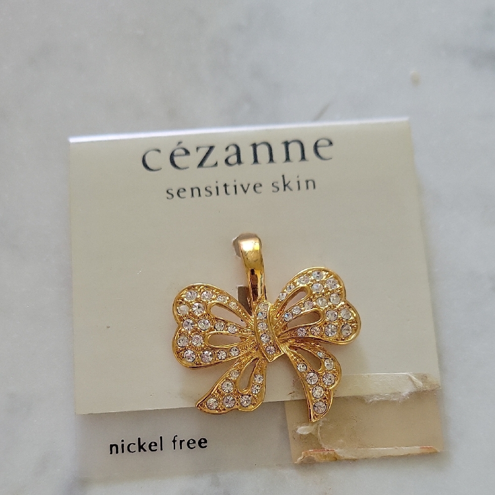 Cezanne Roman Gold Bow Brooch with Sparkling Accents